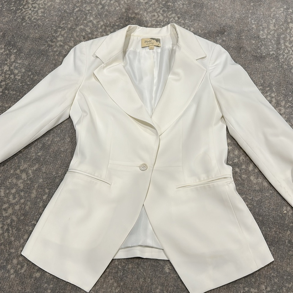 ELIZABETH AND JAMES CREAM WOMANS BLAZOR SIZE 6